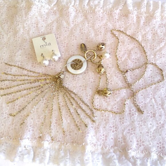 Vintage NEW mia collection Handmade Gold Beads Charms Gold Tone Necklace - Picture 5 of 9